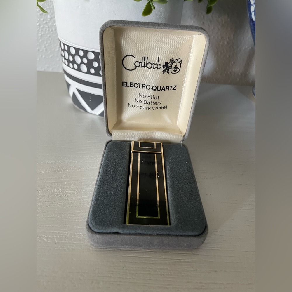Vintage Colibri Electro Quartz Lighter Black Enamel Gold Tone with Box